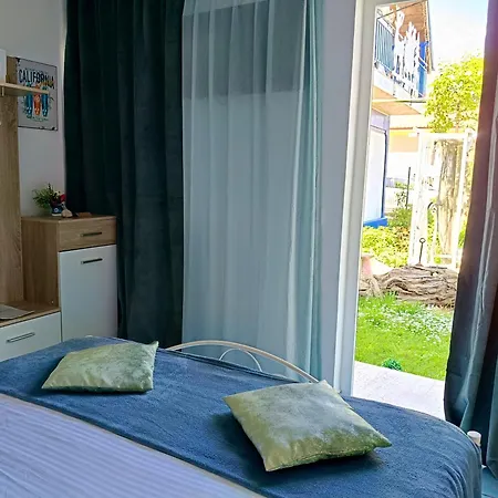 Babica Coastal Retreat Holiday home *